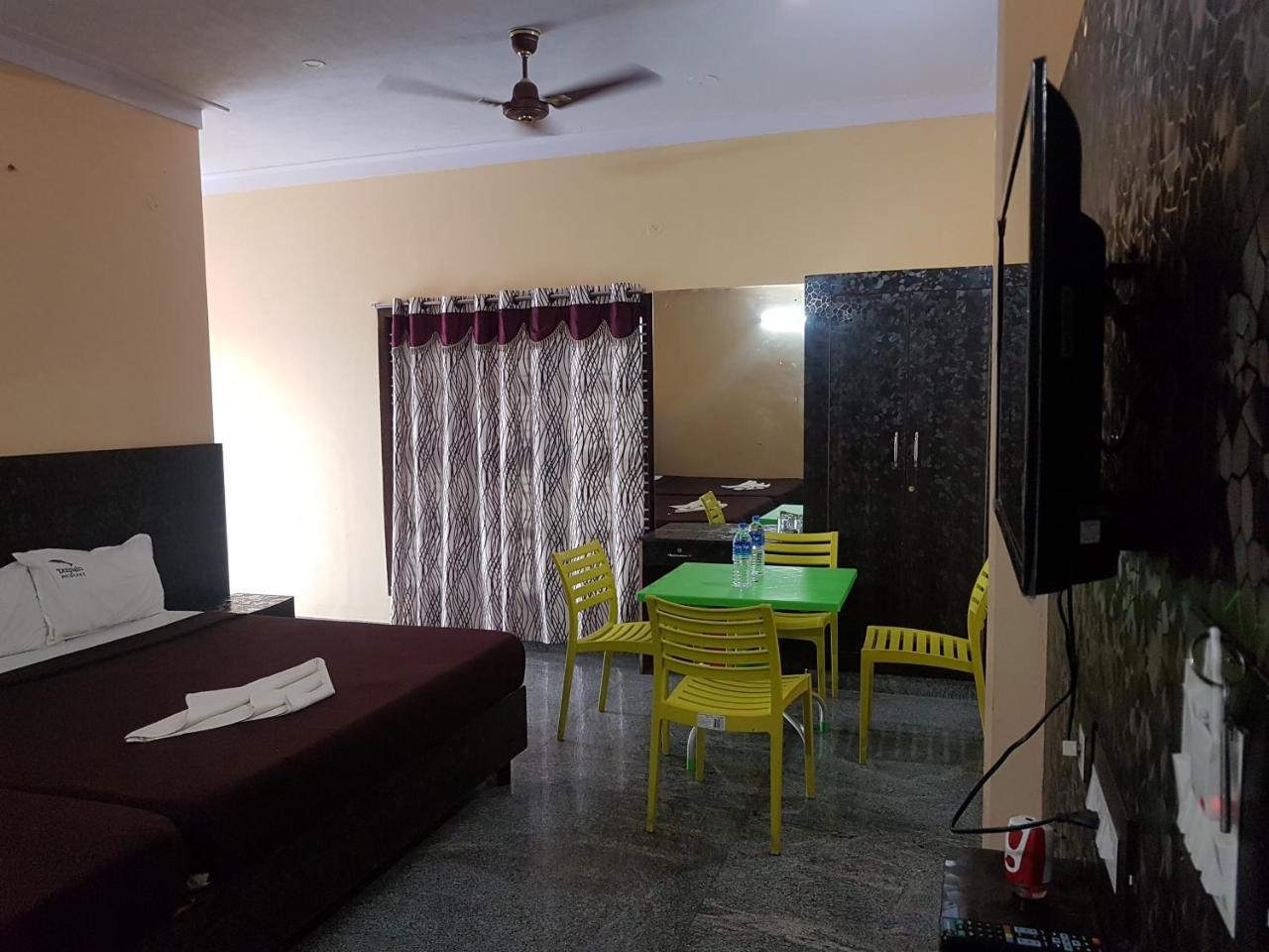 Dolphin Resort Yelagiri Εξωτερικό φωτογραφία